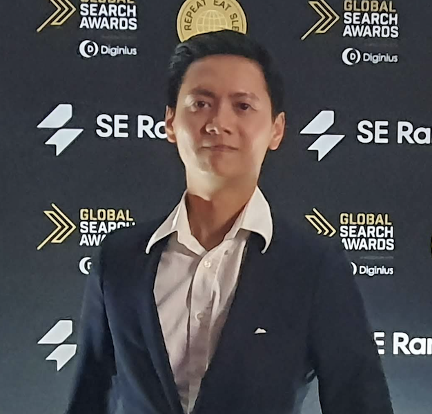 Alex Natthaphon Kanjarnavoranun